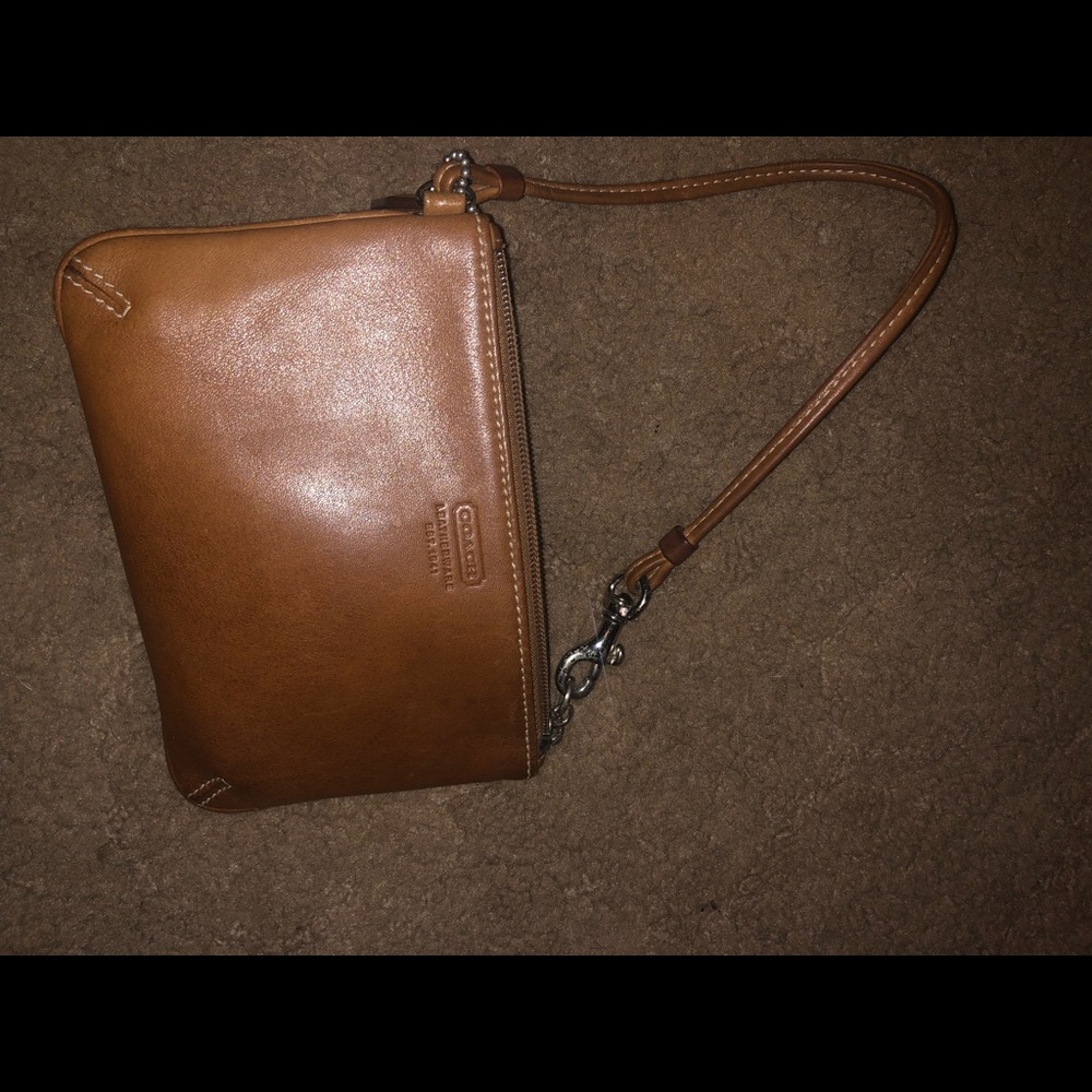 Vguc coach brown wristlet